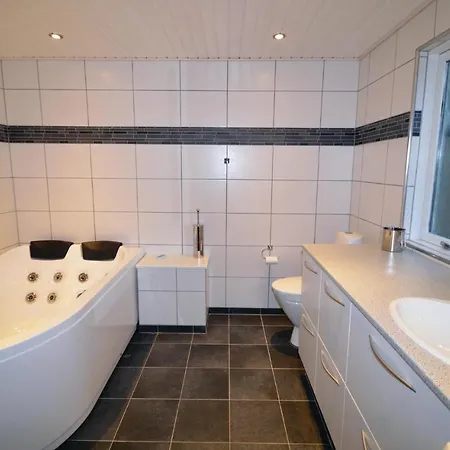 Beautiful In Vaeggerlose With Kitchen Boto By